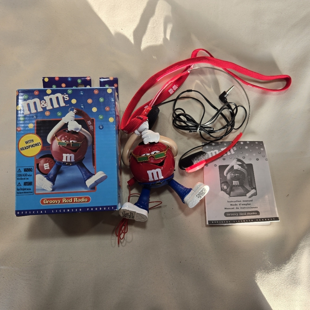 M&M'S Red Character Radio with Headphones